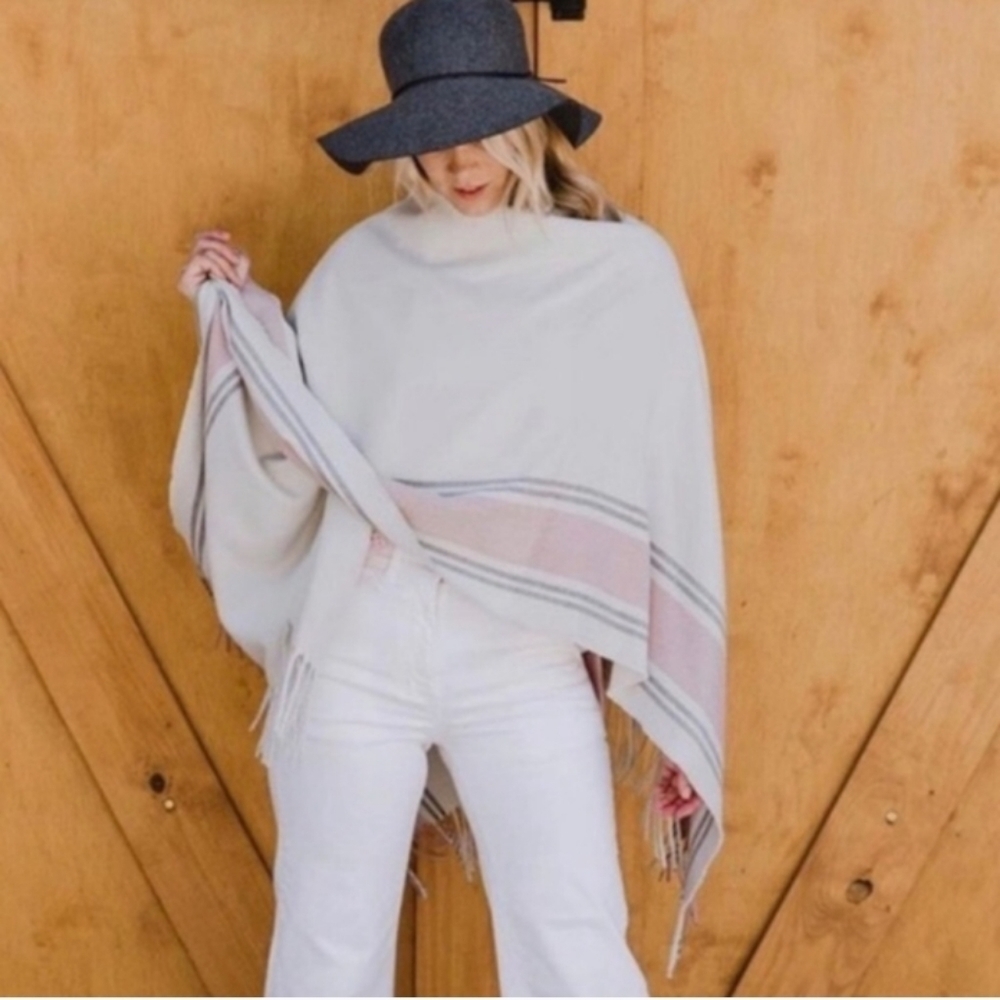 Siizu❤️Causebox Sustainable Bohemian Casual Coastal Cowgirl Fringed Cream Wrap